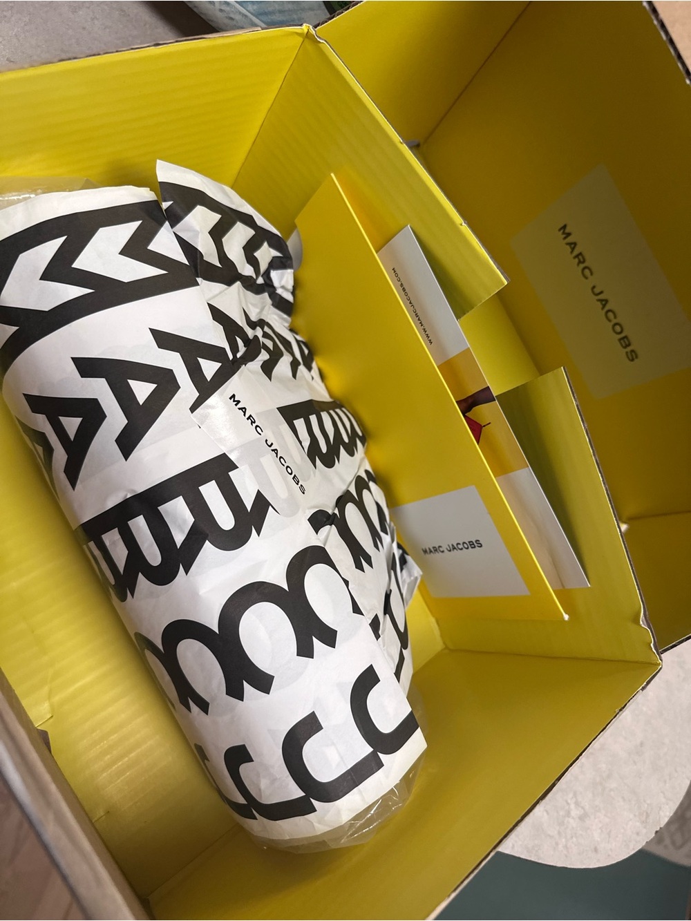 Marc Jacobs Ivory Glam Small Clutch Cream NWT IN BOX - Picture 3 of 4